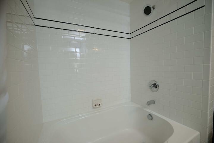 Room 120 of 185