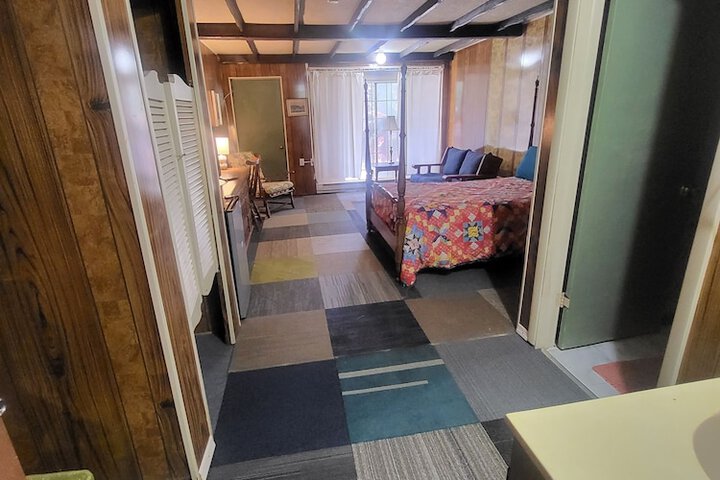 Room 73 of 118