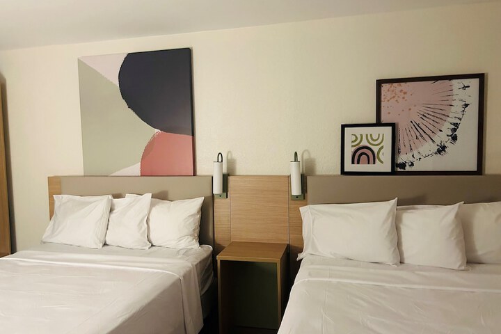 Room 20 of 32