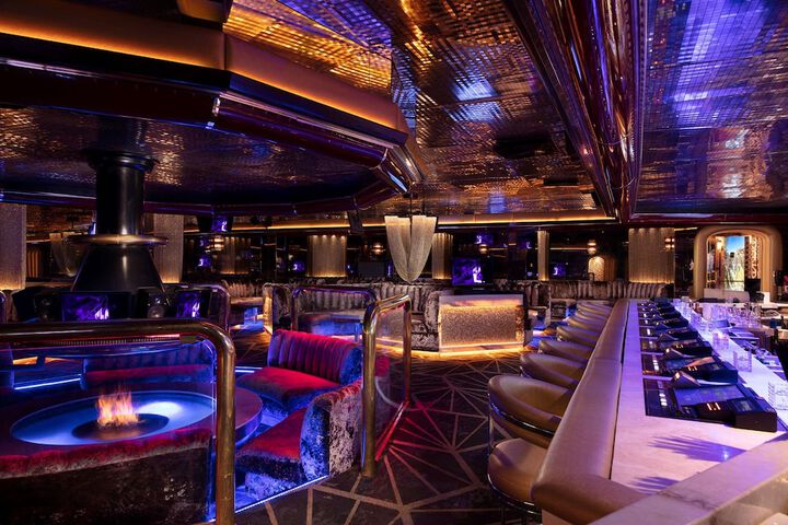 Lounge 51 of 60