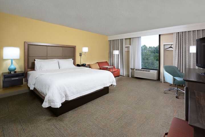 Room 17 of 33