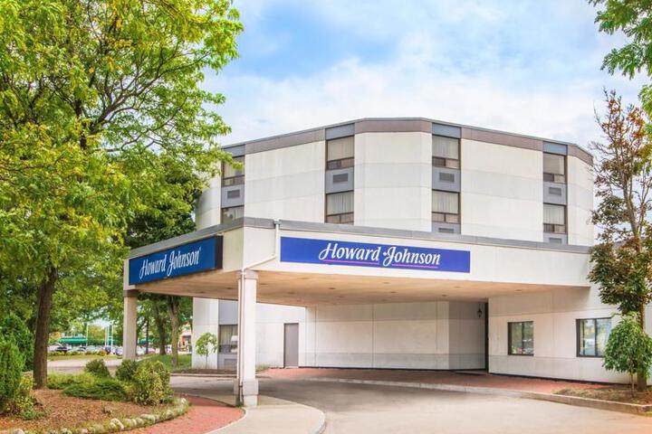 HOWARD JOHNSON KITCHENER