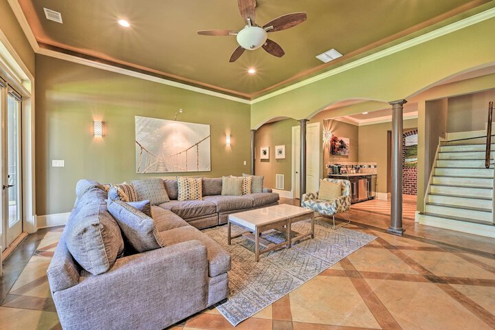 Upscale Family Home w / Dock on Lake Hartwell!