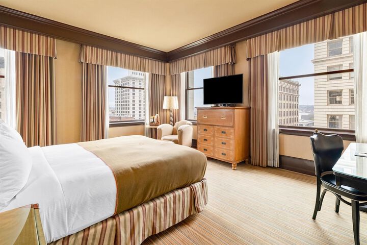 Room 20 of 77