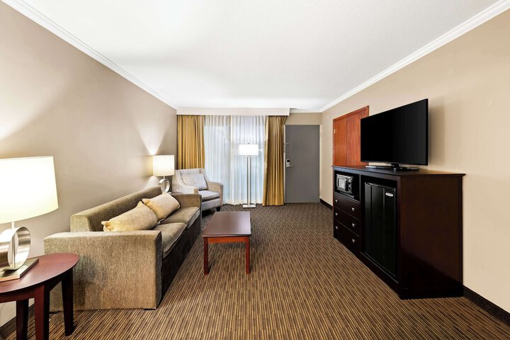 Room 17 of 36