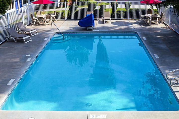 Pool 11 of 35