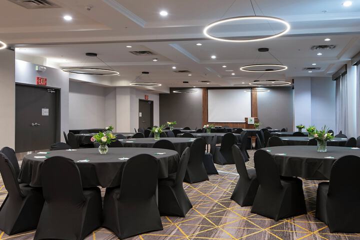 Holiday Inn Hotel & Suites Kamloops by IHG