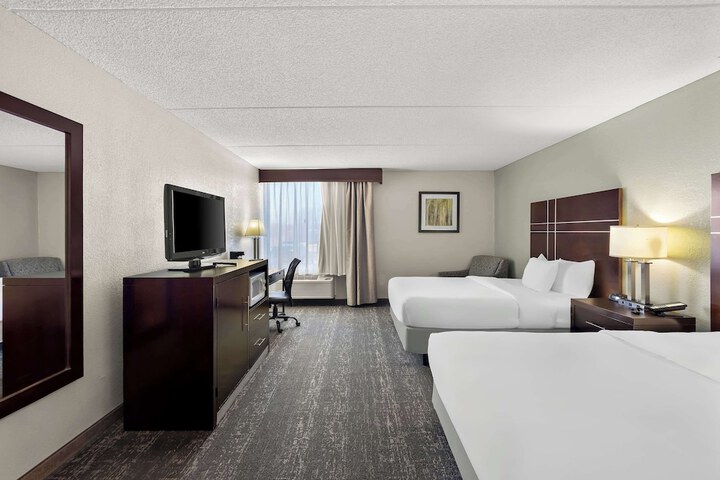 Best Western Luxbury Inn Fort Wayne