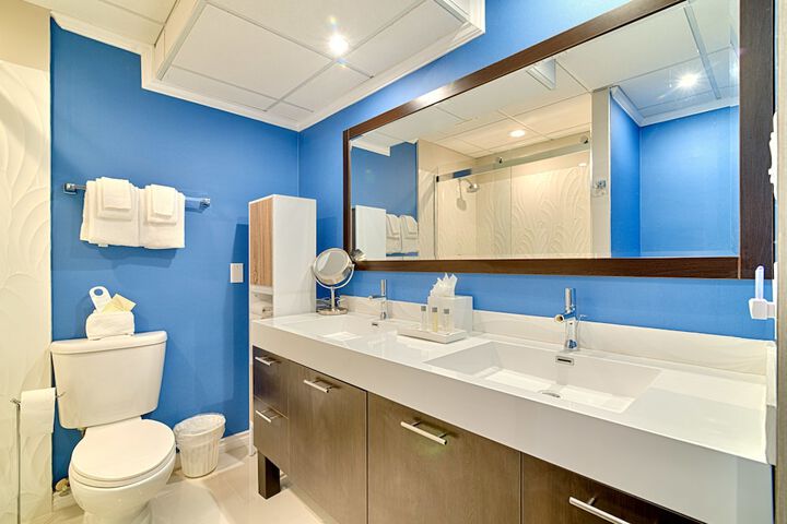 Room 200 of 250