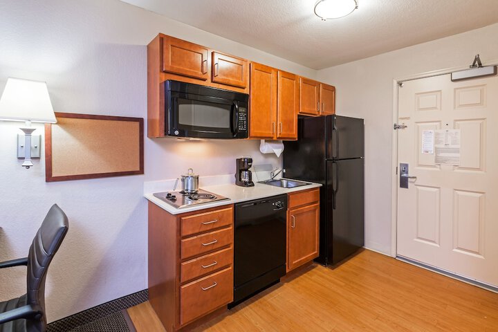 Candlewood Suites Owasso by IHG