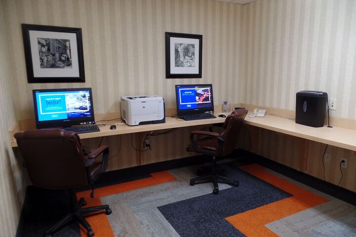 Business Center 34 of 35