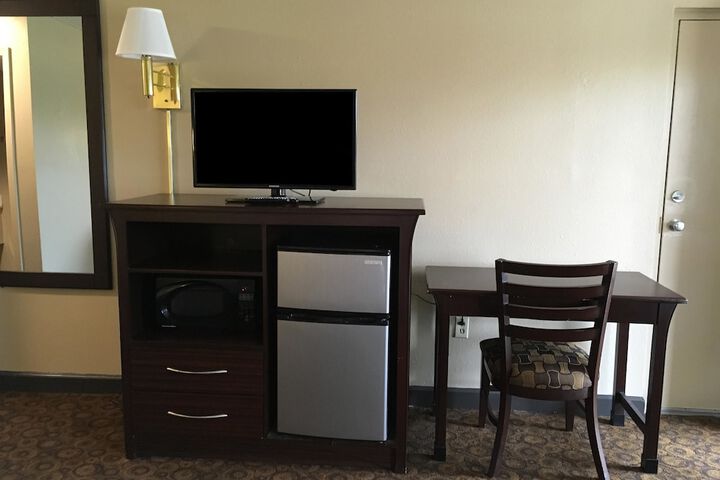 Room 11 of 14