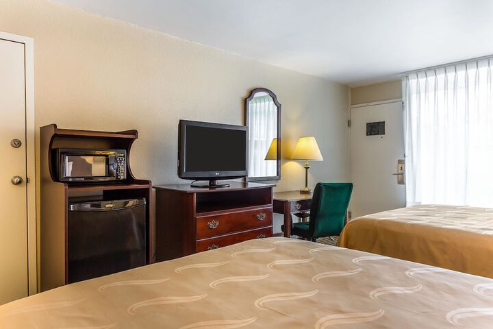 Room 14 of 38