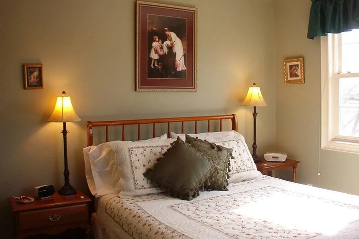 JOHNS GATE GOURMET BED AND BREAKFAST