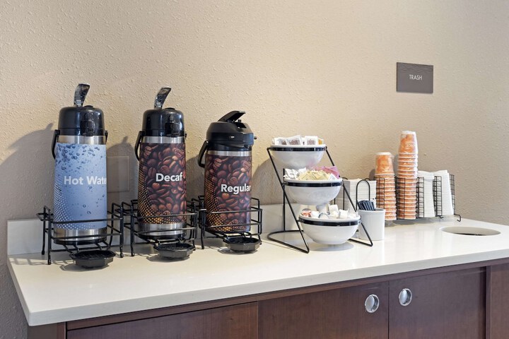 Breakfast/Coffee Service 29 of 32