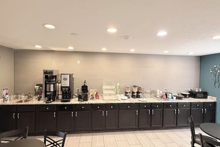 Breakfast/Coffee Service 40 of 48