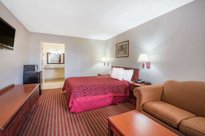 Room 12 of 17
