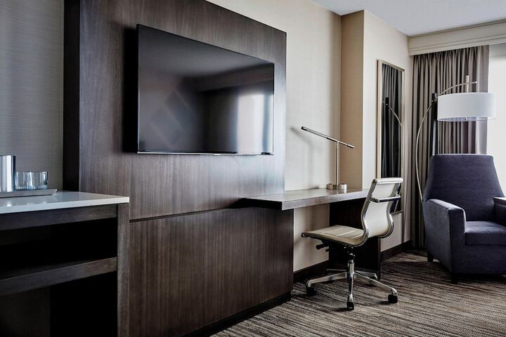 Room 14 of 83