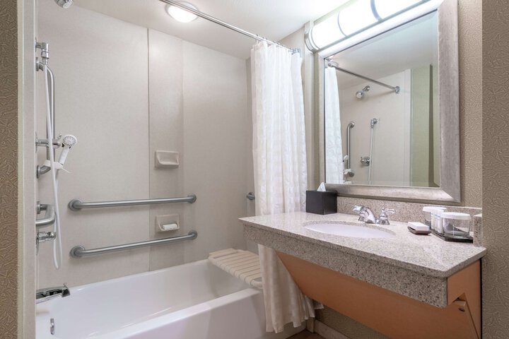 Embassy Suites Northwest Arkansas - Hotel Spa & Convention
