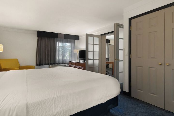 Room 10 of 54