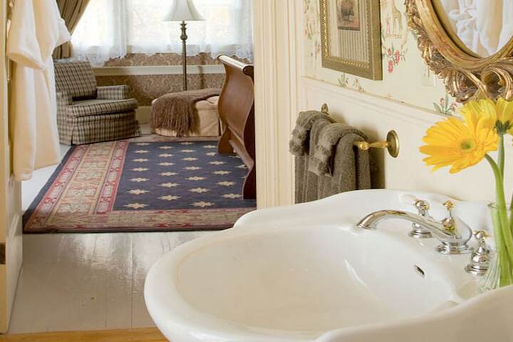 Berry Manor Inn