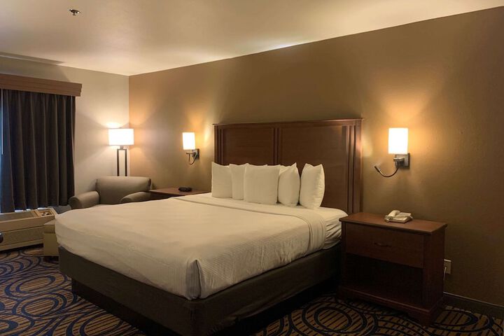 Room 4 of 13