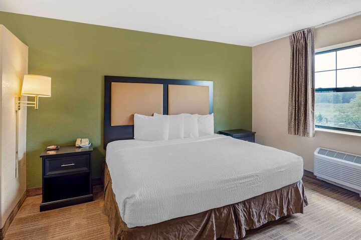 Room 21 of 29