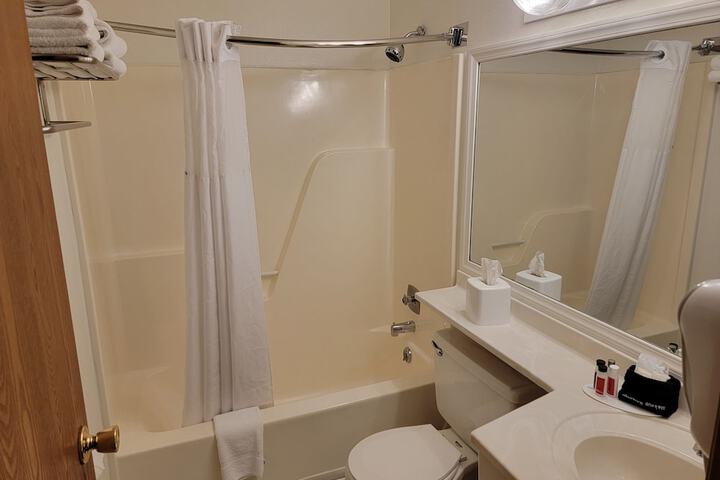 Room 11 of 41