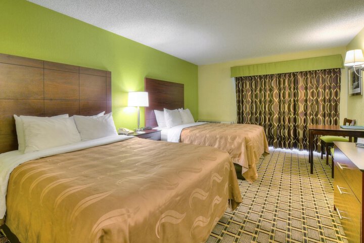 Room 21 of 34