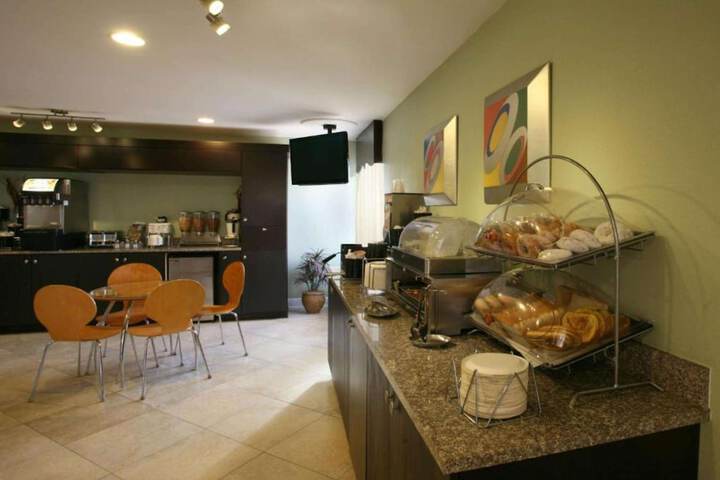 Breakfast/Coffee Service 28 of 29