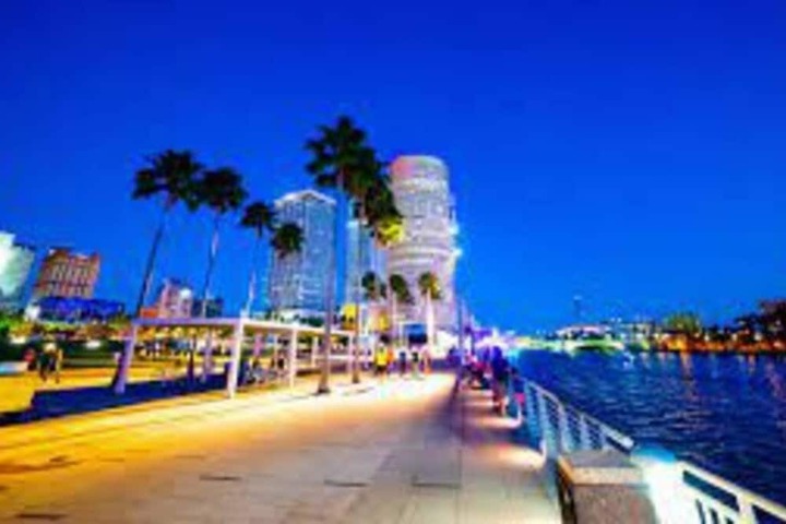 Heated Pool Close to St. Pete Tampa Pet Friendly