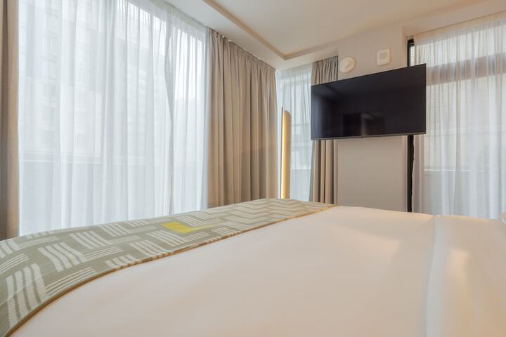 Room 62 of 94