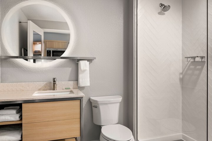 Room 16 of 30