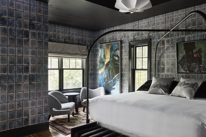 Room 25 of 48