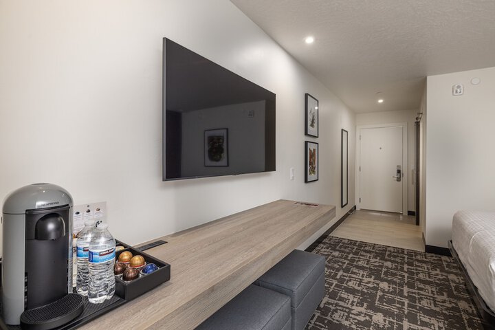 Room 3 of 18
