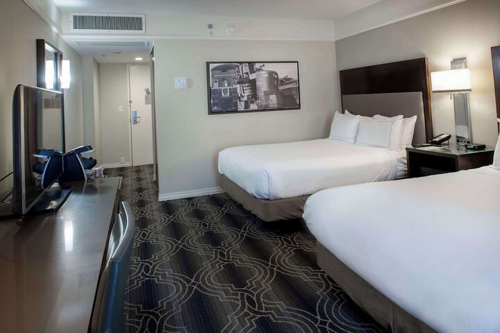 Room 32 of 160