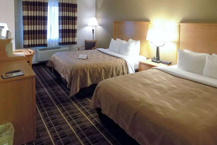 Room 26 of 61