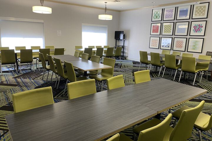 Holiday Inn Express Hotel & Suites Indianapolis North Carmel by IHG