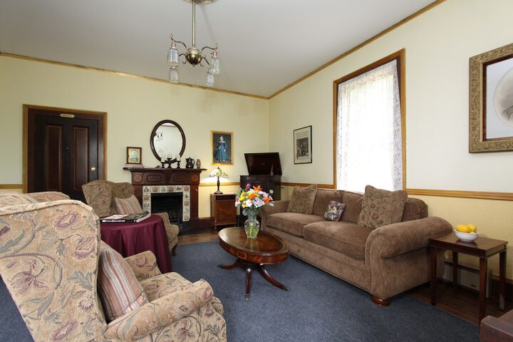 Joshua Grindle Inn
