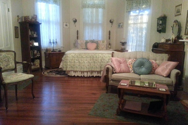 Room 27 of 31
