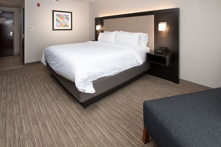 Room 32 of 55