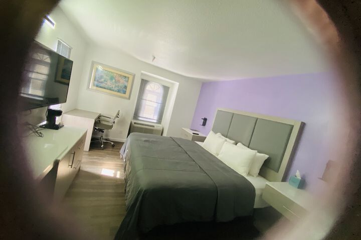 Room 21 of 29