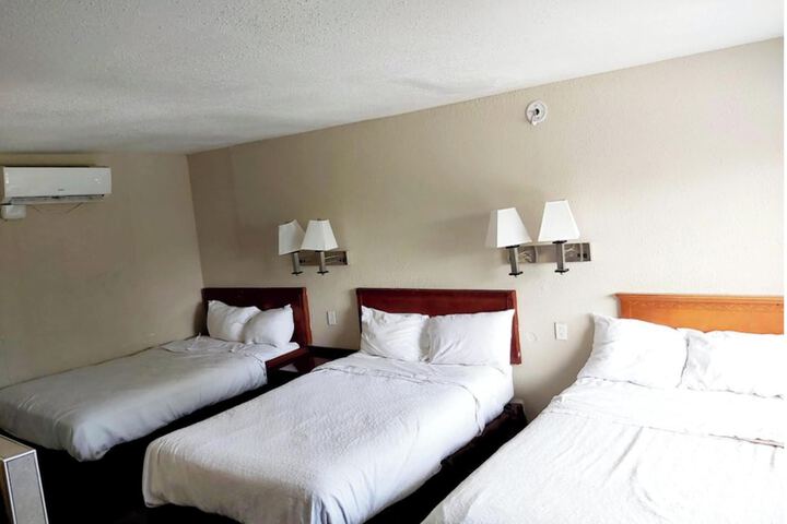 Travel Inn by OYO Omaha