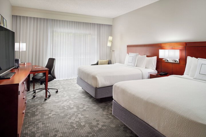 Courtyard by Marriott Raleigh / Cary