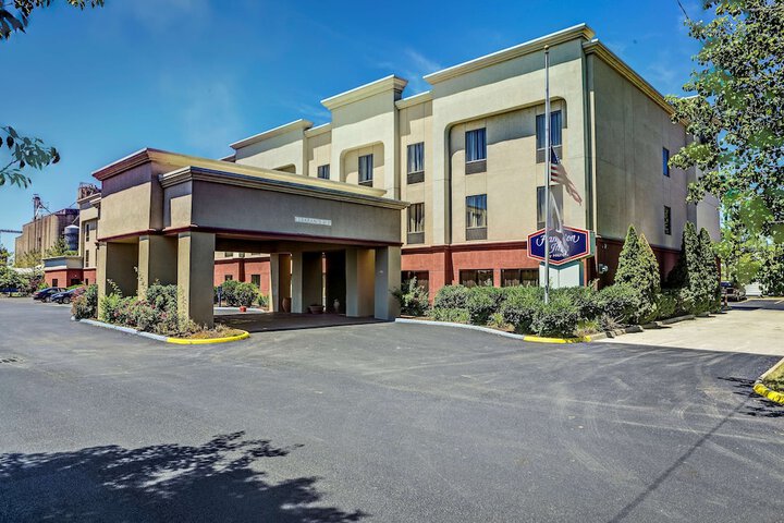 Hotel 9 of 75