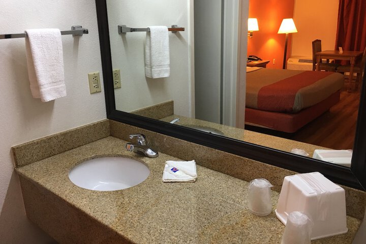Room 29 of 38
