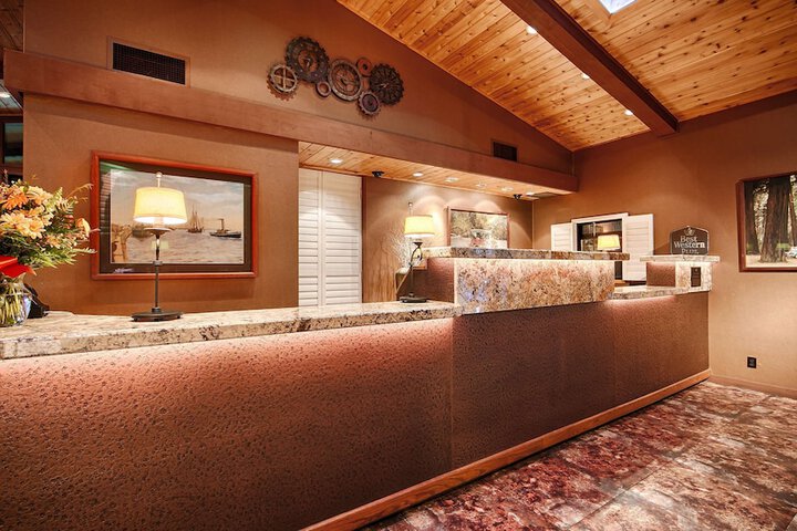 Best Western Plus Humboldt Bay Inn