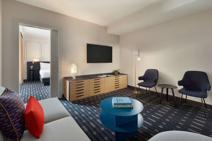 Room 29 of 87