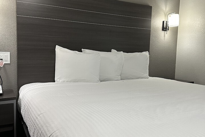 Room 12 of 22