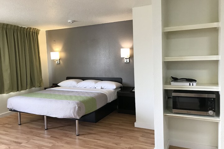 Room 38 of 43